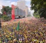 Ato reúne milhares de apoiadores de Bolsonaro em São Paulo